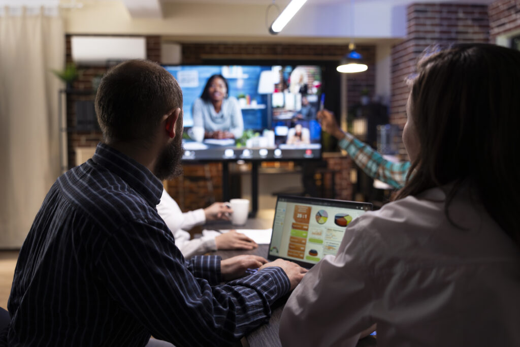 "formats live pour renforcer la cohésion d’équipe à distance",